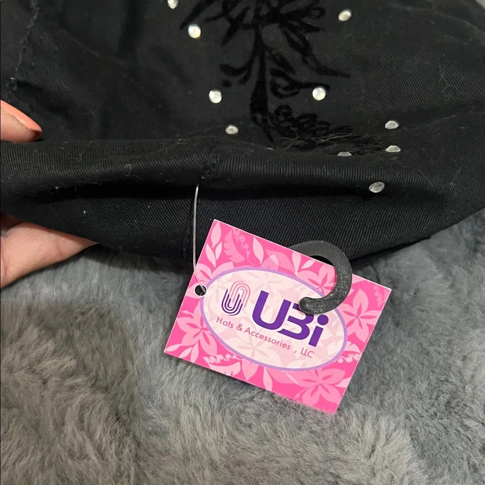 💝 Women's Black Cap with Rhinestones and Velvet Flowers NWT retail $22